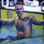 Caeleb Dressel rompe récord del mundo de 100 m en estilo piscina corta